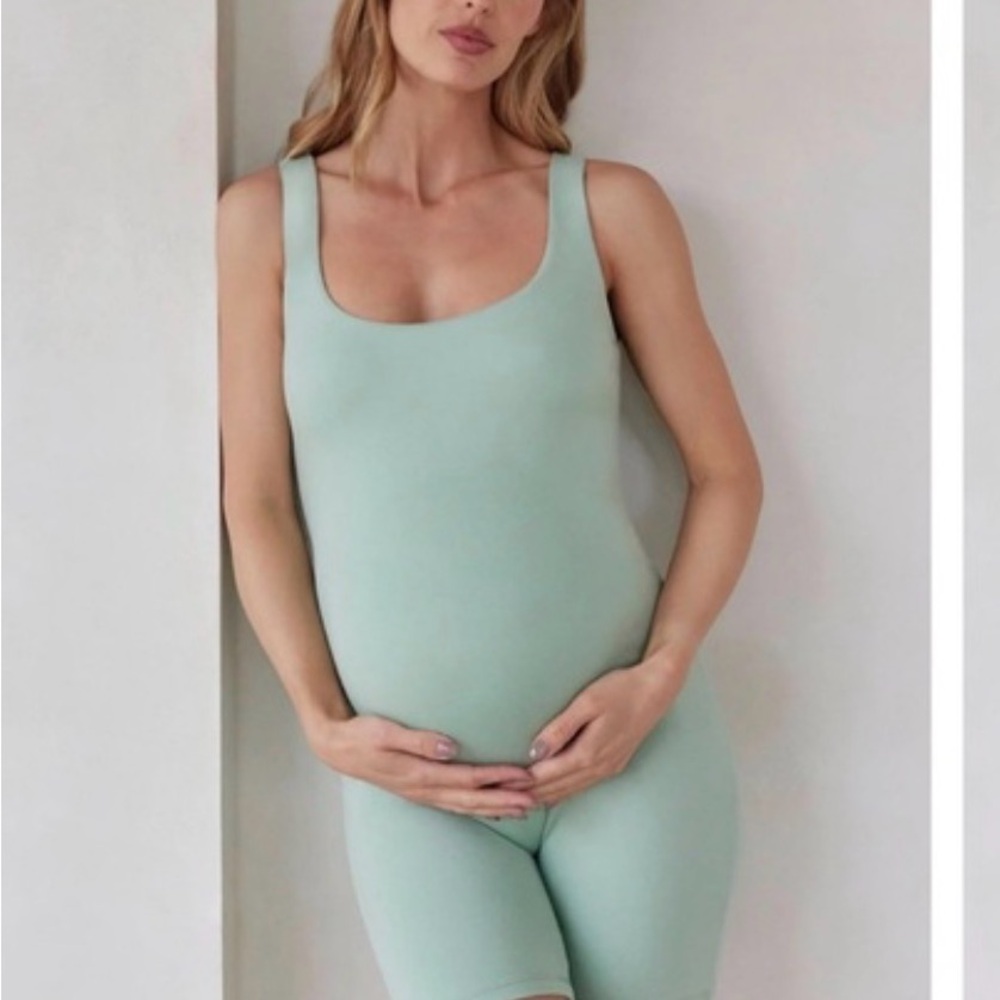 BUMPSUIT Cindy Seamless Maternity Bodysuit in Mint - size xs